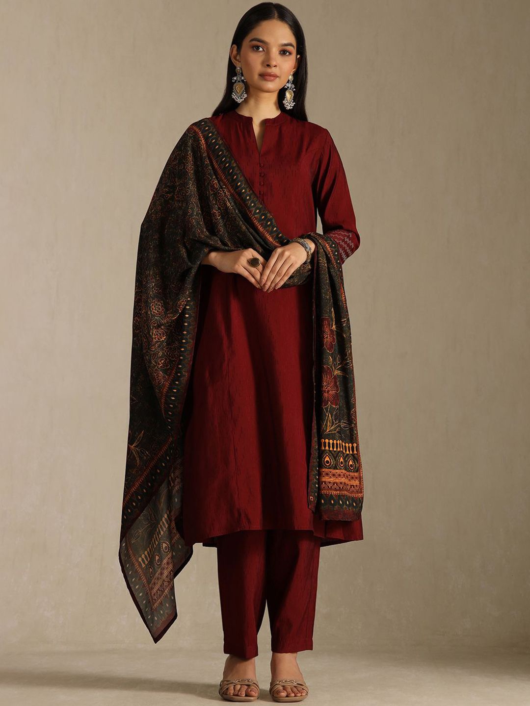 Dhiyona SO Women's V-Neck A-Line Kurta With Trousers & Dupatta