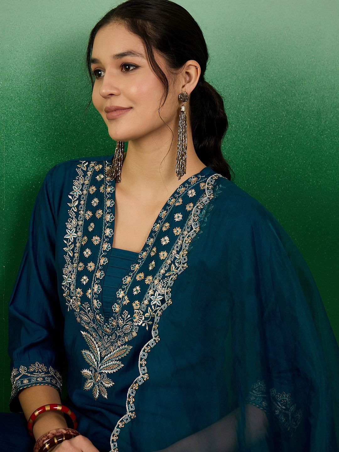 Dhiyona SN Women's Teal Green Floral Embroidered V-Neck Straight Kurta With Trouser & Dupatta