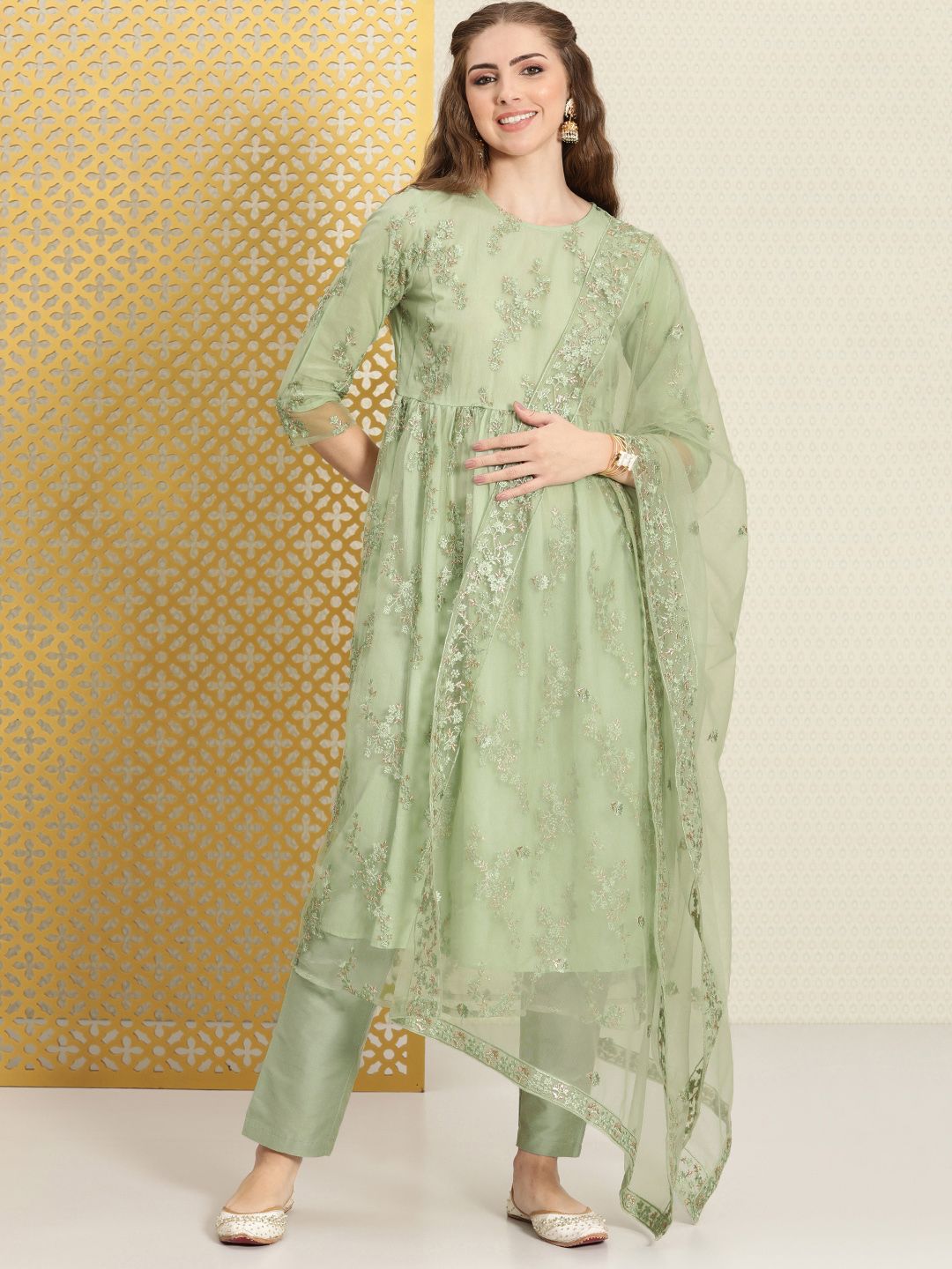 Dhiyona PD Women Women Floral Embroidered Empire Thread Work Net Jashn Kurta Set