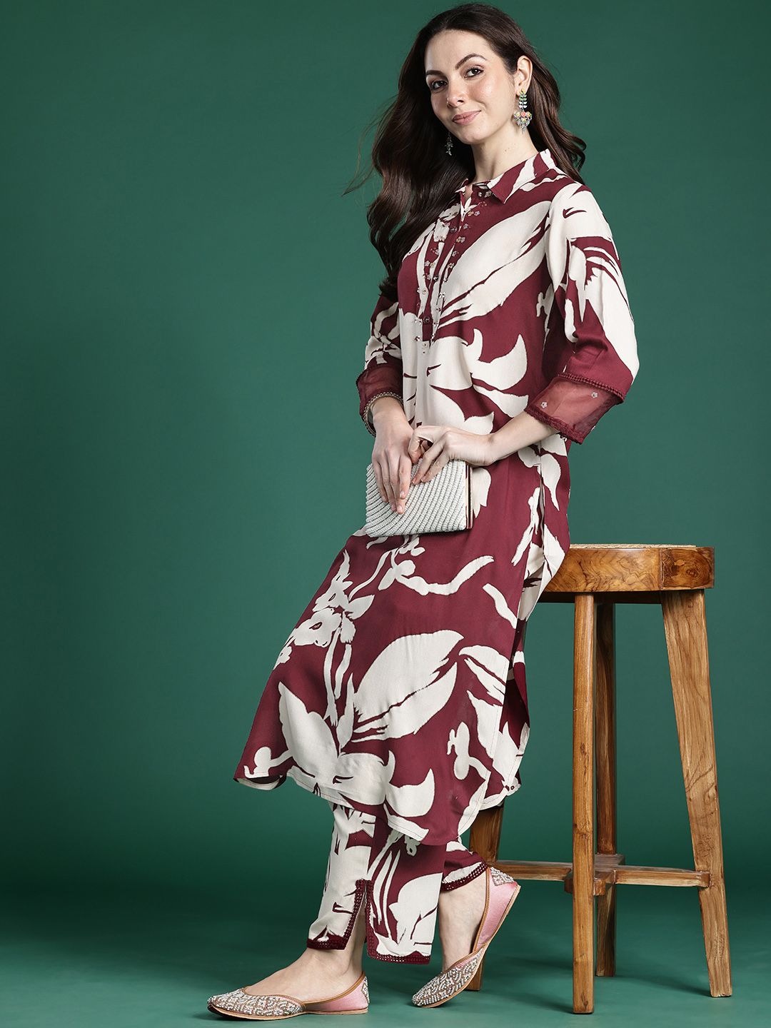 Women Floral Printed Sequinned Kurta with Trousers