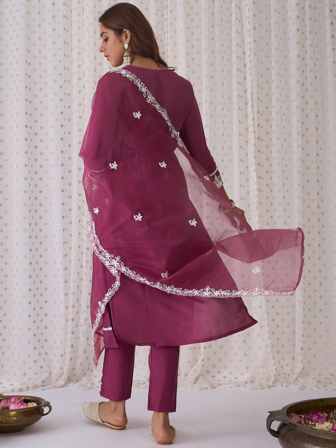 Dhiyona IE Floral Embroidered V-Neck Thread Work Straight Kurta with Trousers & Dupatta