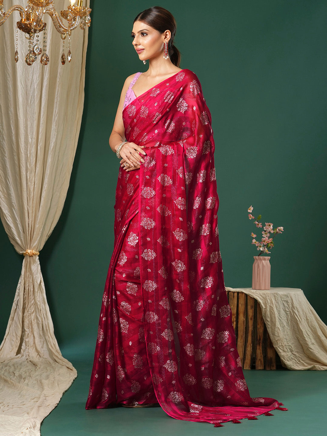 Women's Chiffon Pink Printed Designer Saree With Blouse Piece