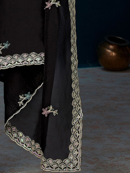 Dhiyona IE Ethnic Motifs Embroidered Regular Beads And Stones Kurta With Trousers & Dupatta