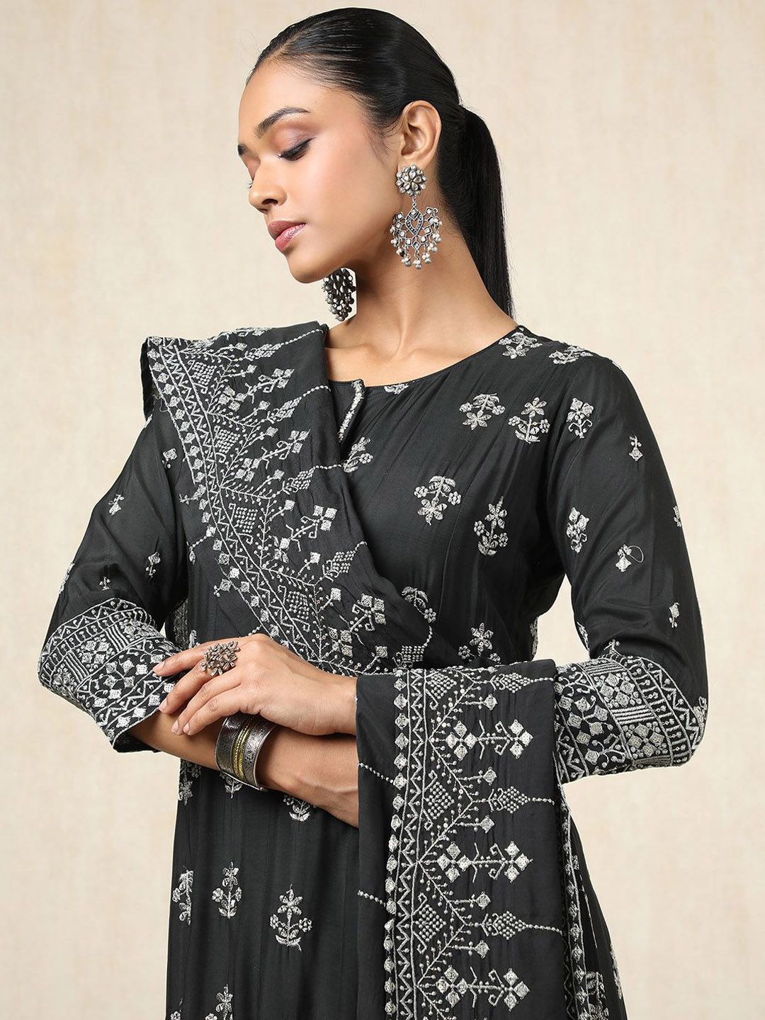 Dhiyona SO Women's Floral Embroidered Thread Work Pure Cotton A-Line Kurta With Trousers And Dupatta