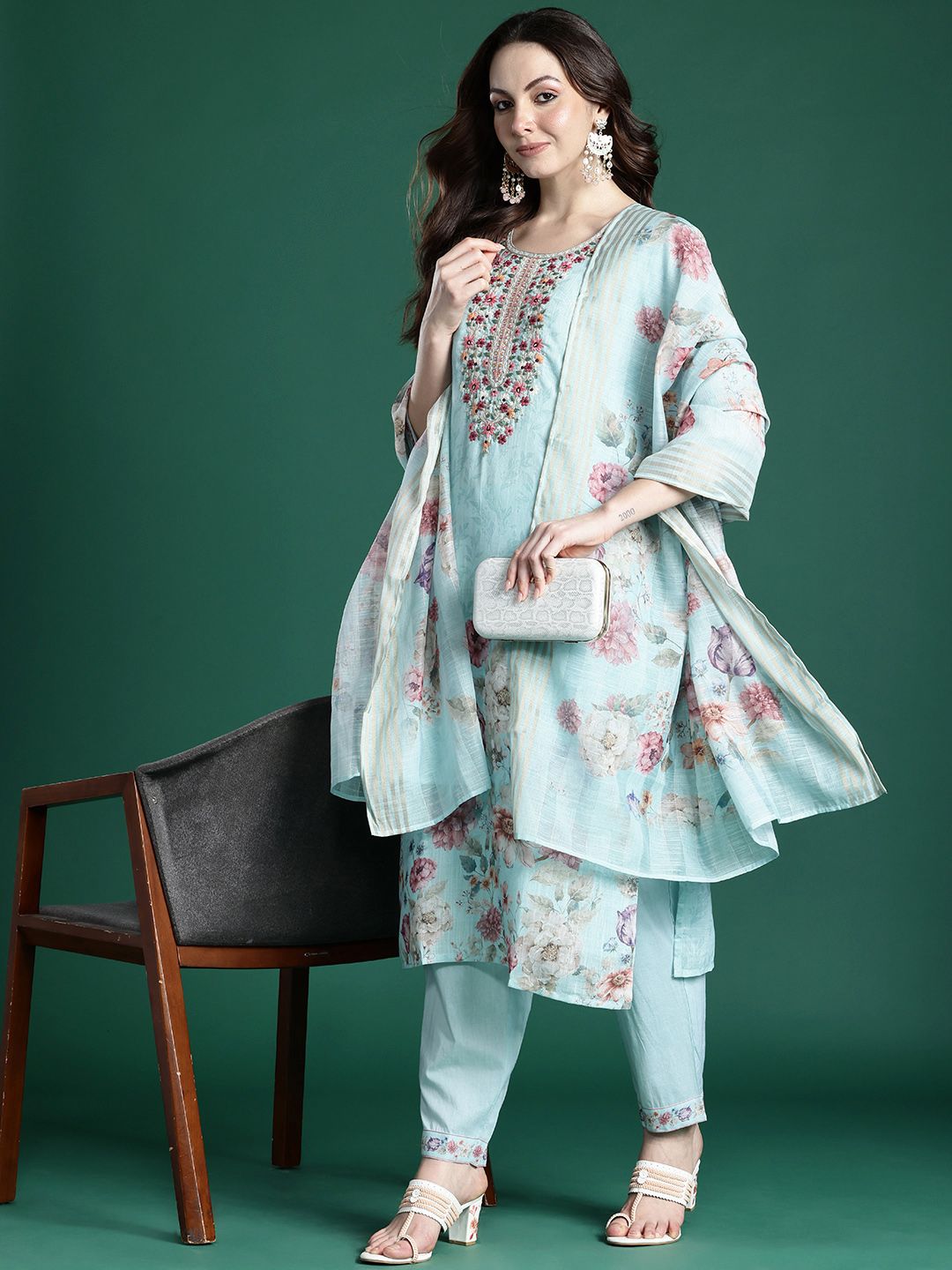 Dhiyona IE Floral Embroidered Linen Kurta with Trousers & With Dupatta
