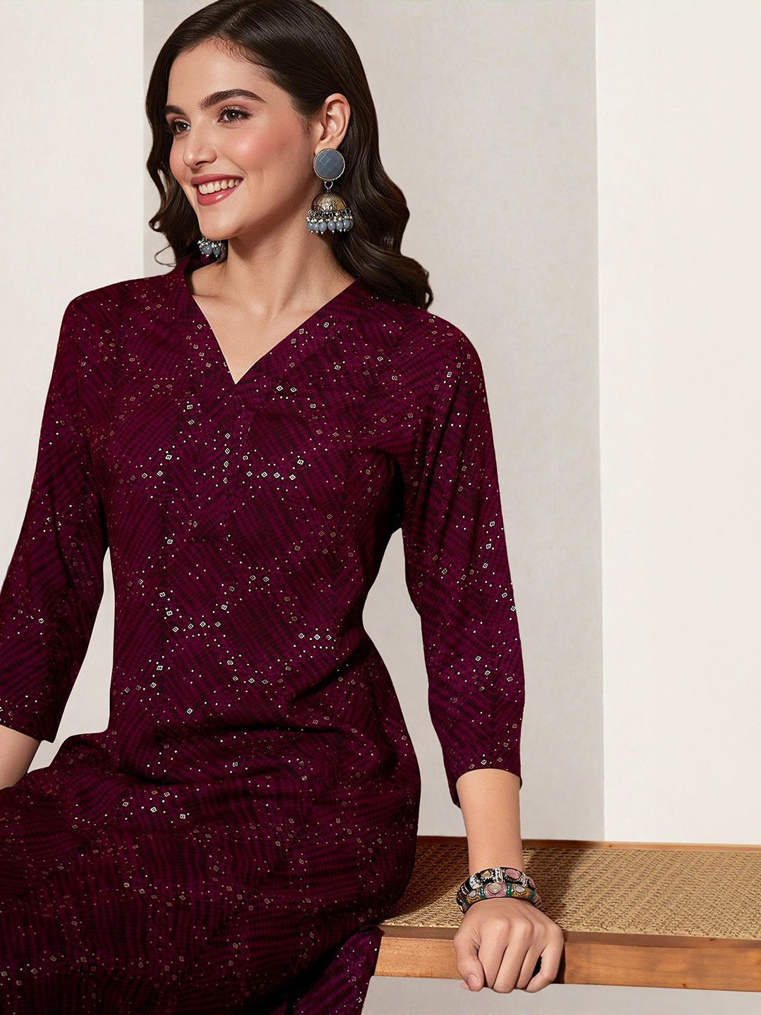 Dhiyona IS Women's Ethnic Motifs Printed V-neck Kurta And Trousers