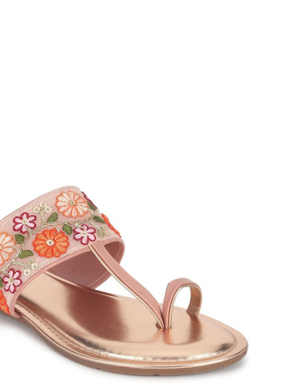 Dhiyona AK Women Ethnic Embellished One Toe Flats