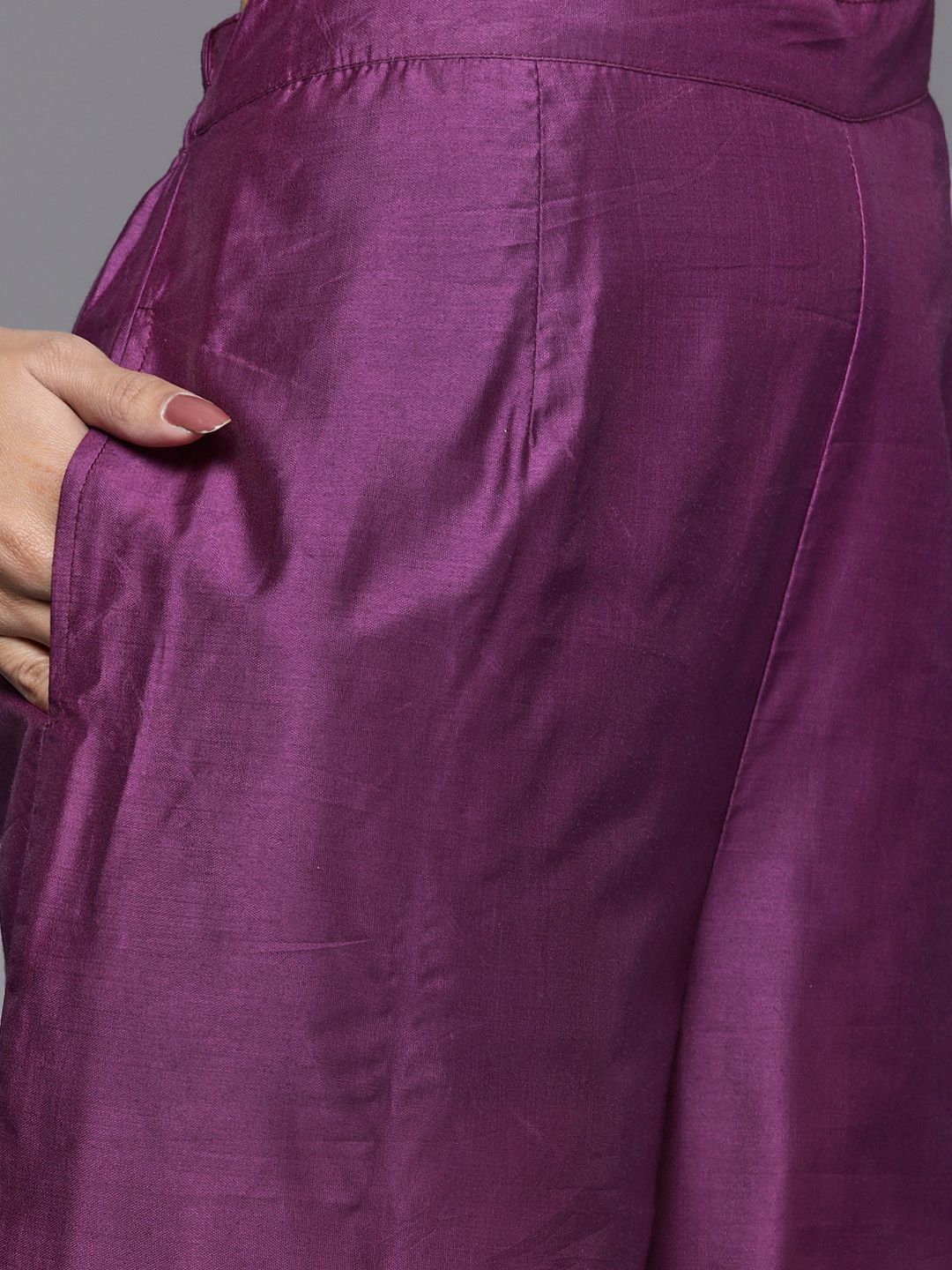 Dhiyona VA Women'sRound Neck Straight Kurta With Trousers & Dupatta