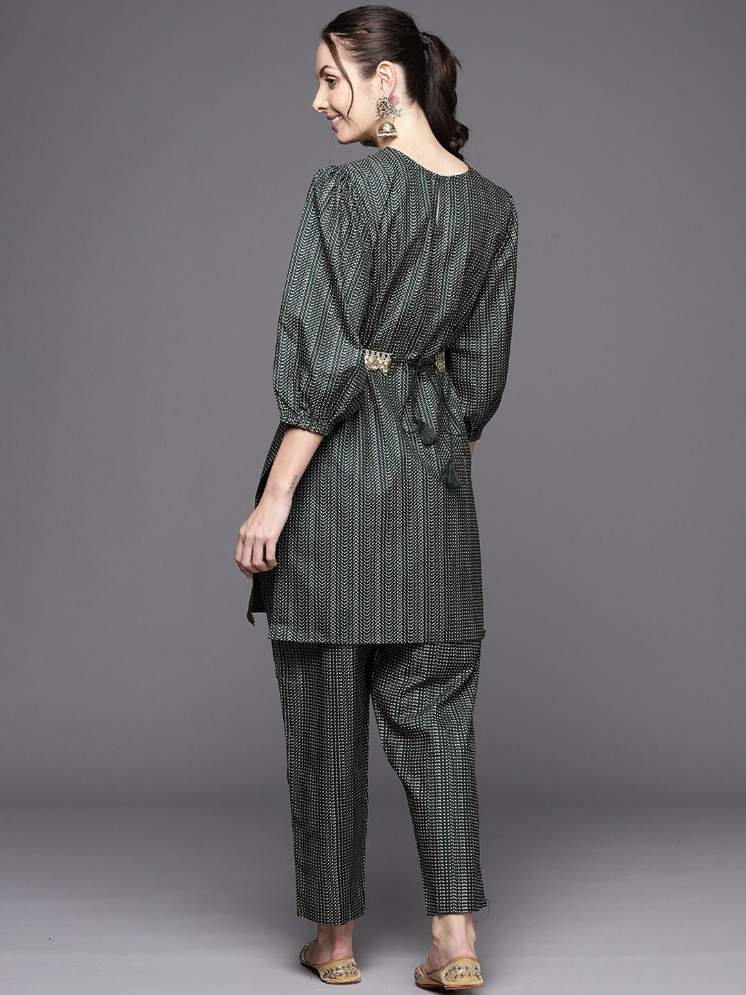 Dhiyona IE Green Abstract Printed Round Neck Straight Kurta with Trousers