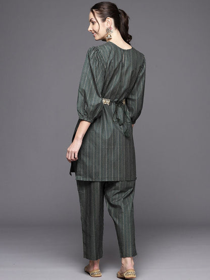 Dhiyona IE Green Abstract Printed Round Neck Straight Kurta with Trousers