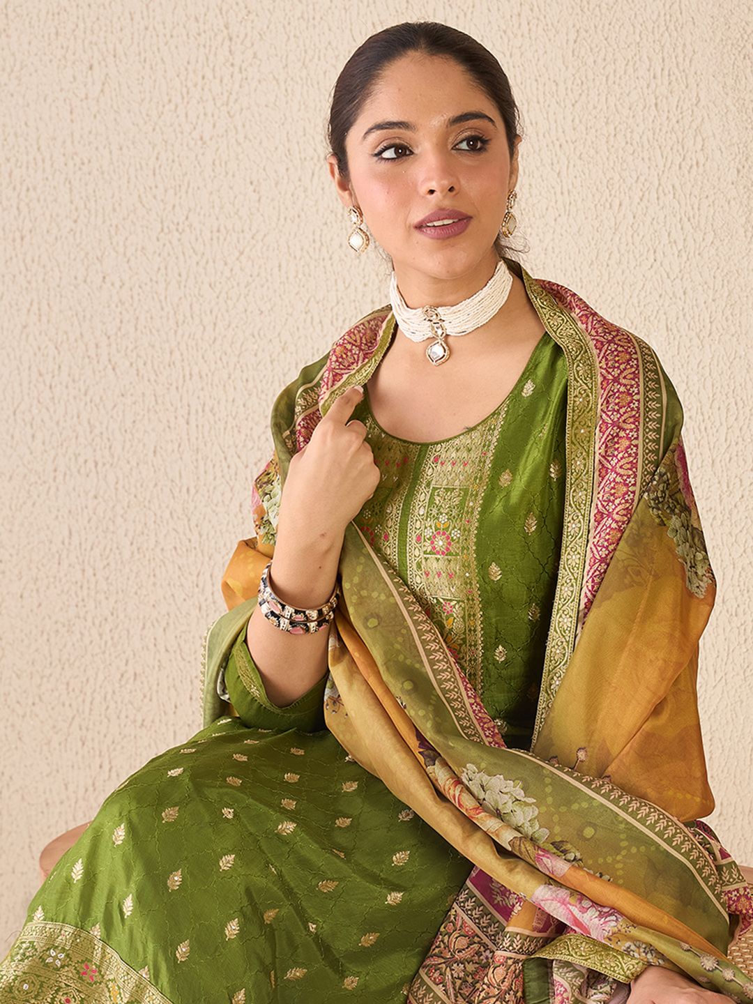Dhiyona IE Floral Printed Round Neck Kurta With Trousers & Dupatta