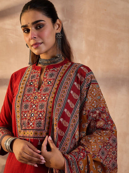 Women Ethnic Motifs Embroidered Beads and Stones Pure Cotton Kurta with Trousers