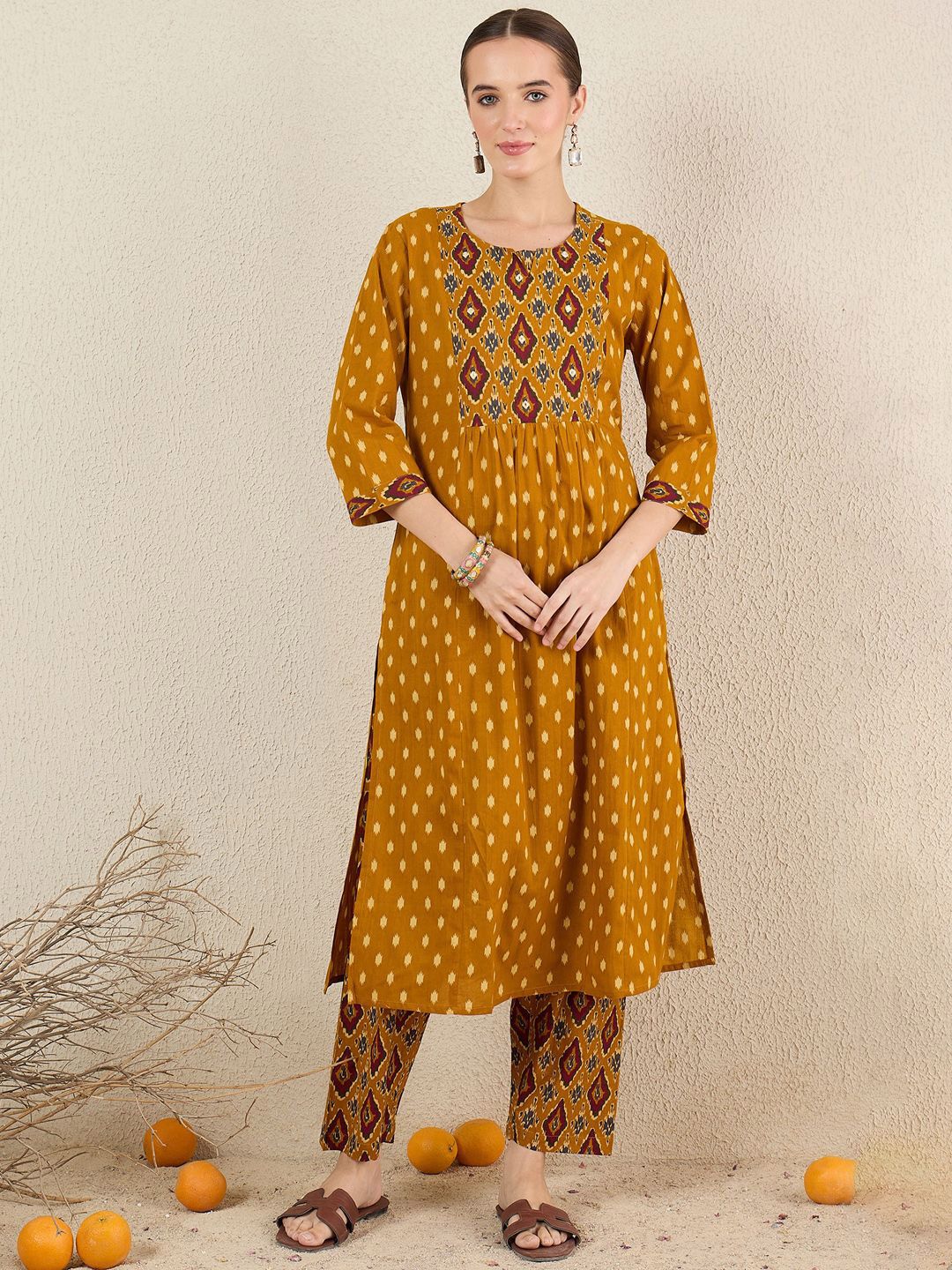 Dhiyona IE Women Geometric Printed Cotton Kurta with Trousers