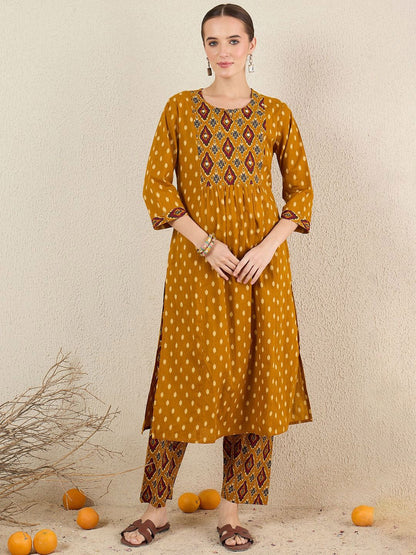 Dhiyona IE Women Geometric Printed Cotton Kurta with Trousers