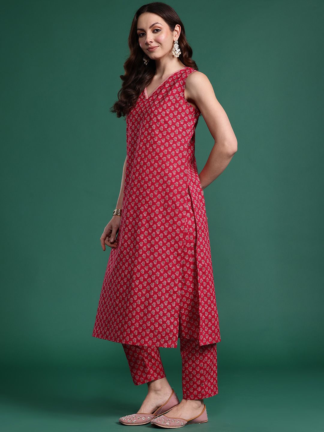Dhiyona IE Floral Printed Regular Pure Cotton Kurta with Trousers