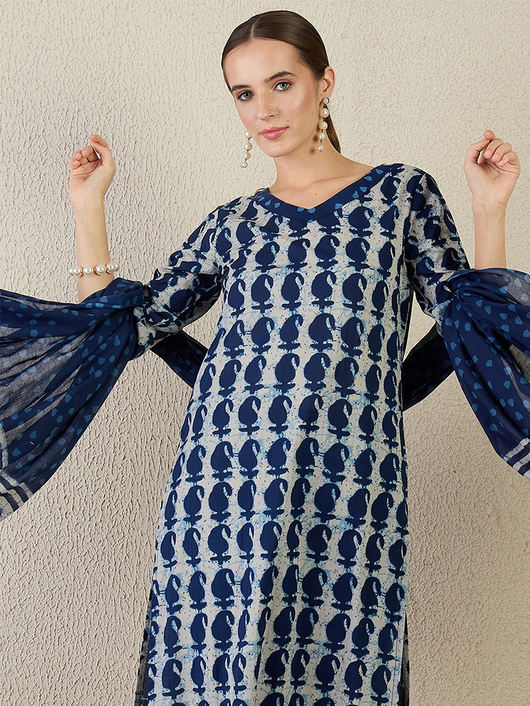 Women Paisley Printed Pure Cotton Kurta with Trousers & Dupatta