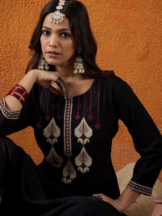 Dhiyona IE Ethnic Motifs Embroidered Thread Work Straight Kurta