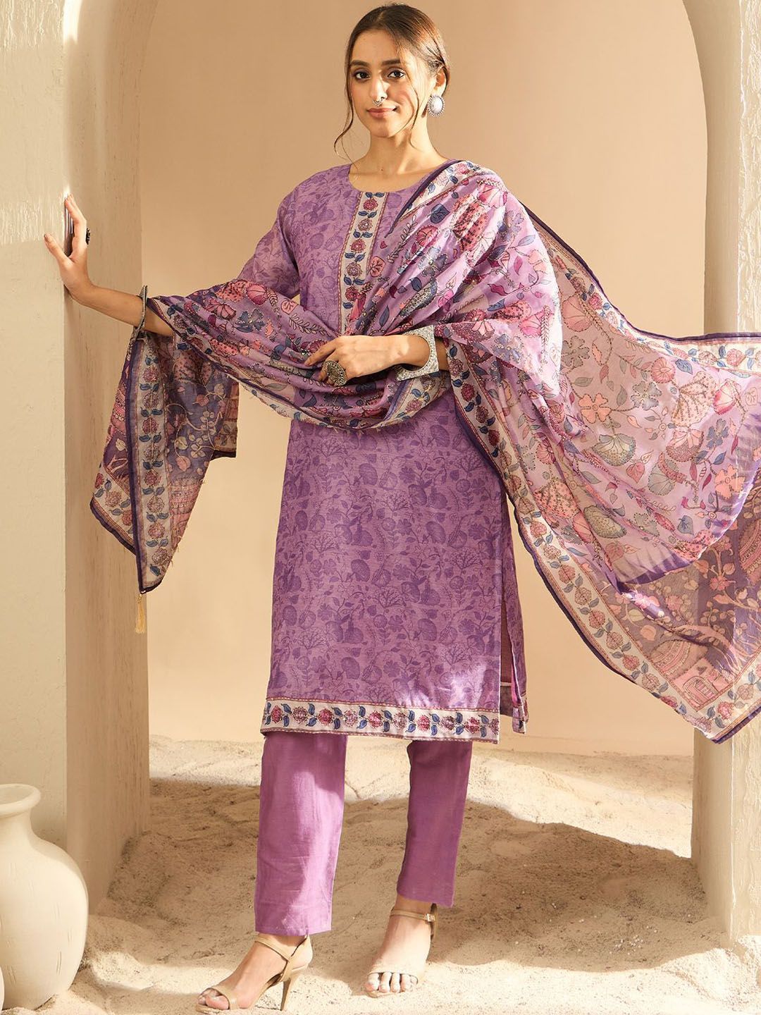 Dhiyona IE Women Floral Printed Kurta with Trousers & With Dupatta