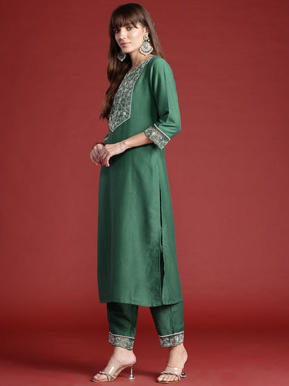 Ethnic Motifs Embroidered Aari Work Kurta with Trousers & Dupatta