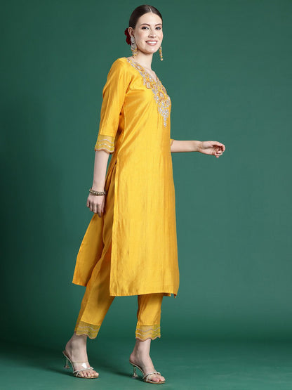Dhiyona IE Floral Embroidered Thread Work Liva Kurta With Trousers & Dupatta