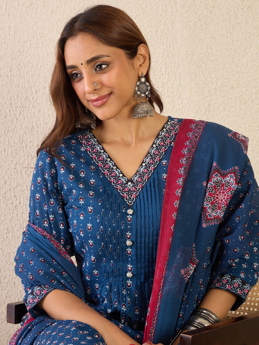 Women Ethnic Motifs Printed Thread Work Kurta with Trousers & With Dupatta