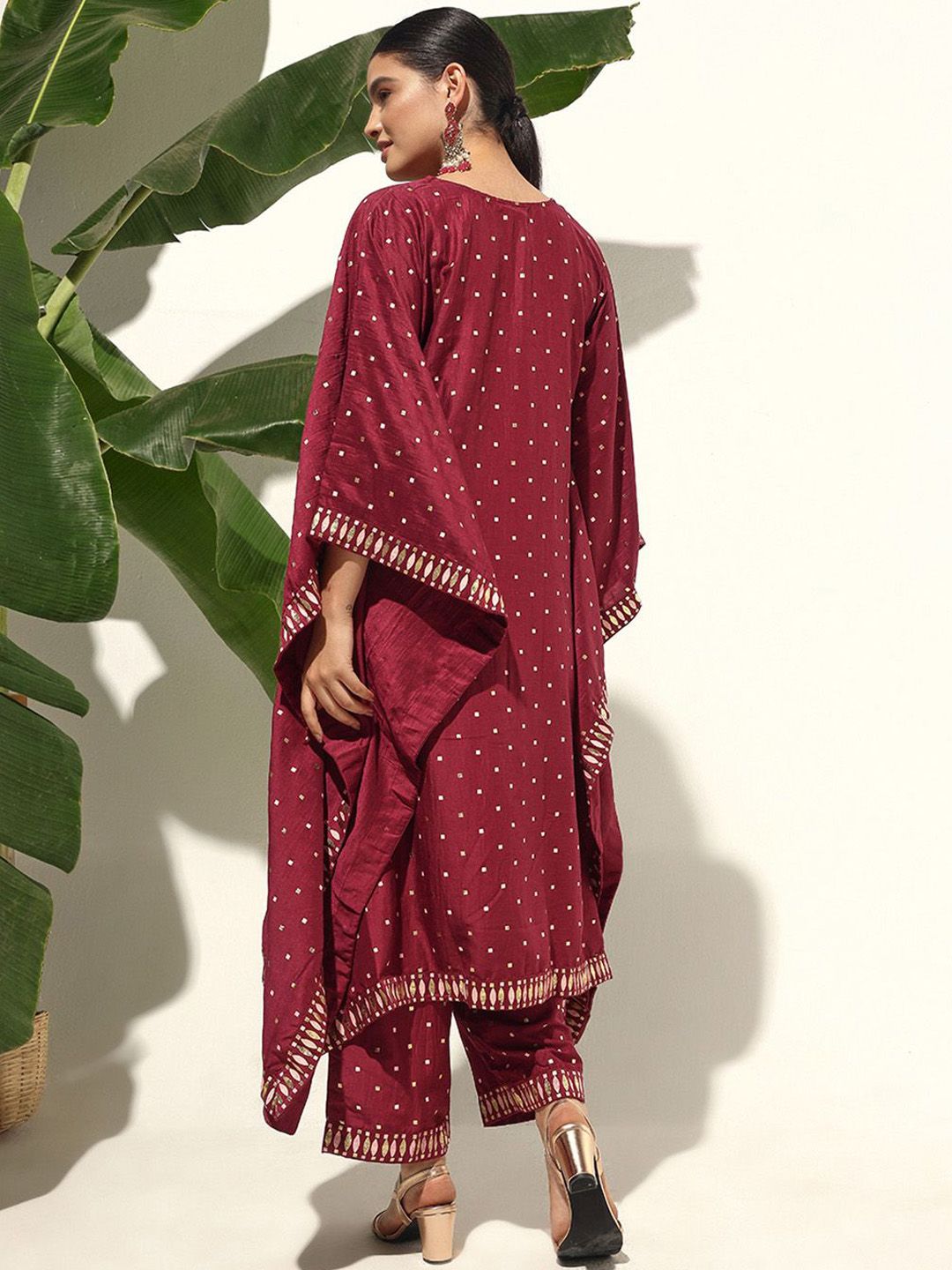 Dhiyona IS Women's Women Printed V-Neck Regular Kurta with Trousers