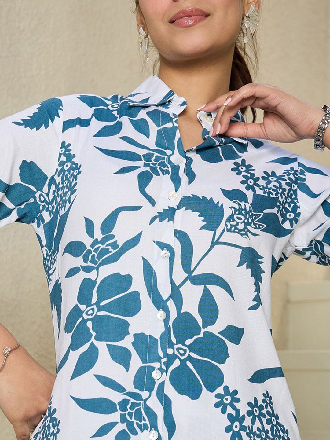 Floral Printed Shirt Collar Kurta With Trousers