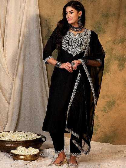 Ethnic Motifs Embroidered Thread Work Kurta With Trousers & Dupatta