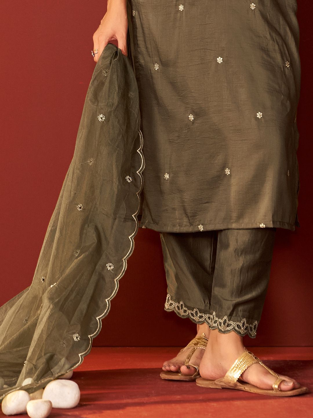 Women Ethnic Motifs Embroidered Regular Sequinned Kurta with Trousers & Dupatta