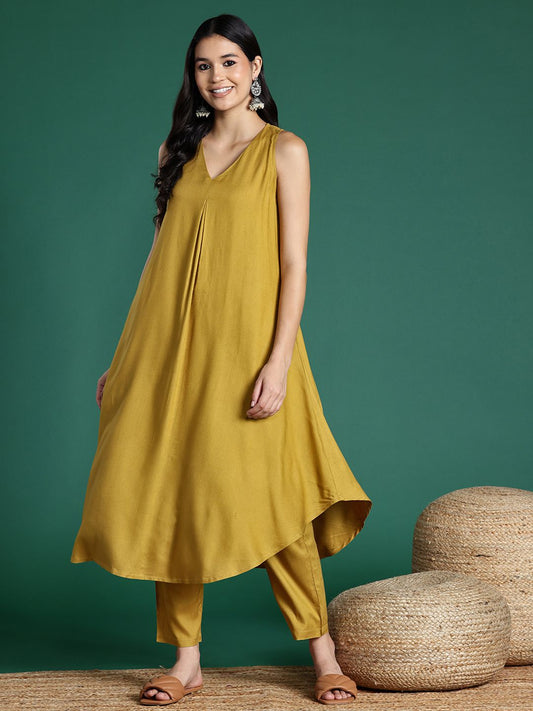 Dhiyona SN Women's Solid Regular Kurta with Trousers