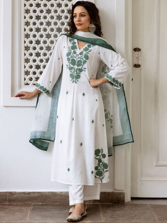 Dhiyona IE Women Floral Embroidered Empire Thread Work Pure Cotton Kurta with Trousers & With Dupatta