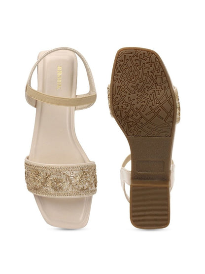 Dhiyona AK Cream-Colourblocked & Gold-Toned Embroidered Open Toe Flats
