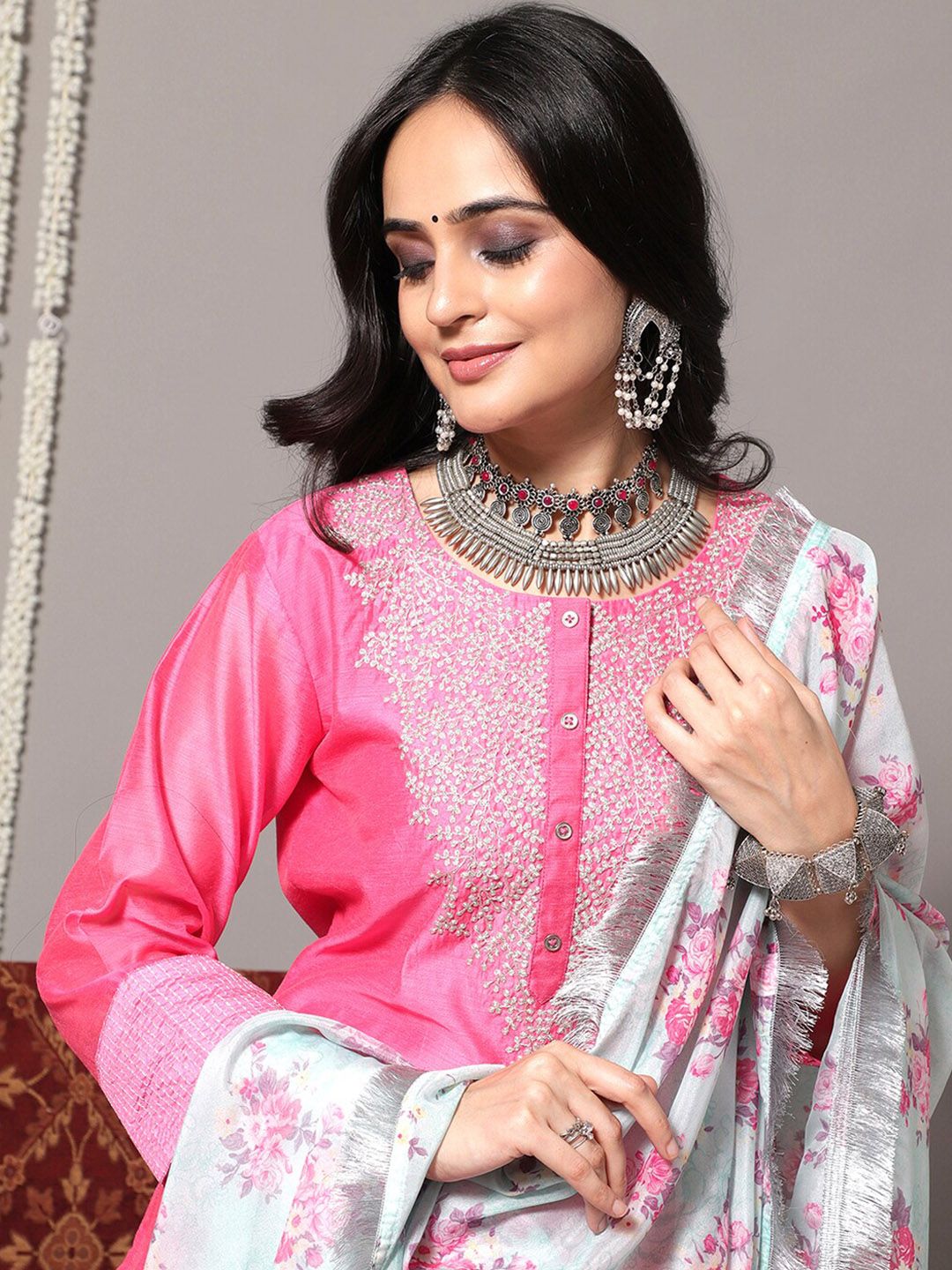 Dhiyona VA Women'sFloral Embroidered Chanderi Silk Straight Kurta With Trousers & Dupatta