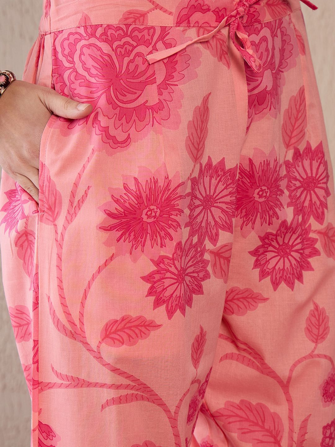 Dhiyona IE Women Floral Printed Regular Pure Cotton Kurta with Trousers & With Dupatta