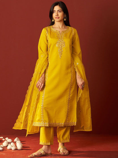 Women Floral Embroidered Kurta with Trousers & Dupatta