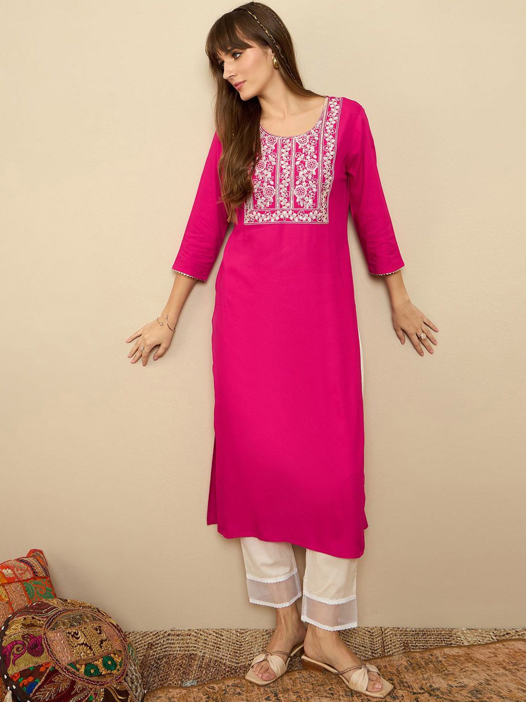 Dhiyona IE Ethnic Motifs Embroidered Round Neck Thread Work Straight Kurta