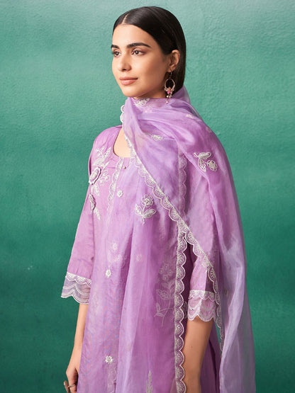 Women Floral Embroidered Regular Thread Work Kurta with Trousers & Dupatta