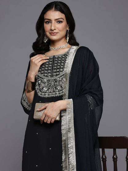 Dhiyona VA Women's Zari Embroidered Kurta Set