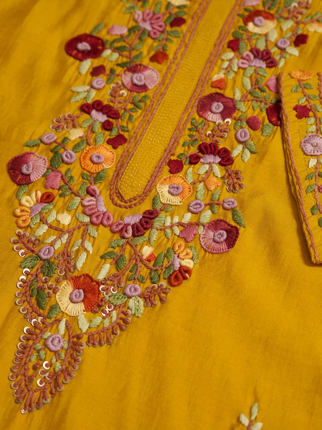 Dhiyona PD Women Embroidered Kurta With Trousers & Dupatta