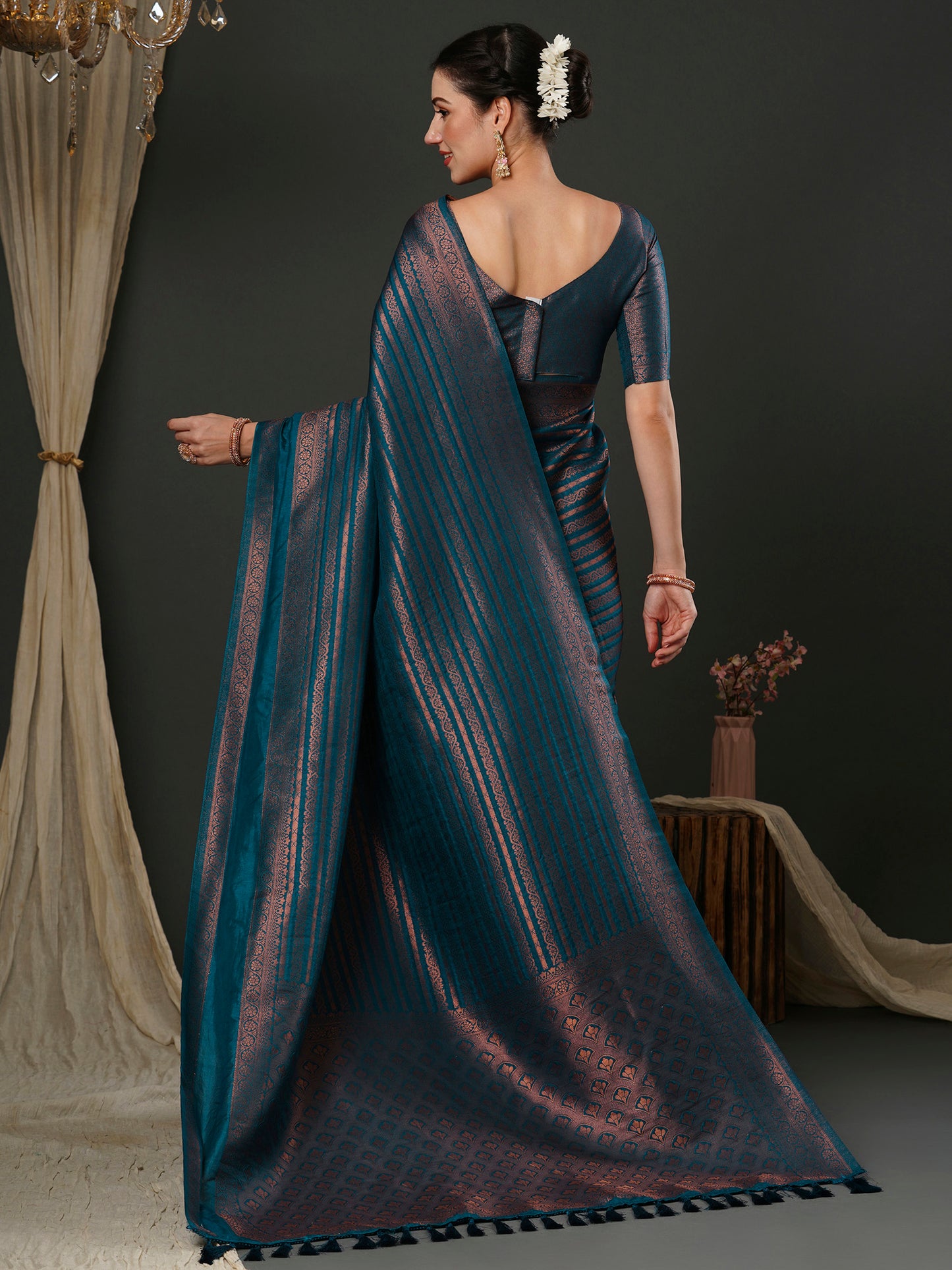 Women's Silk Blend Blue Woven Design Designer Saree With Blouse Piece