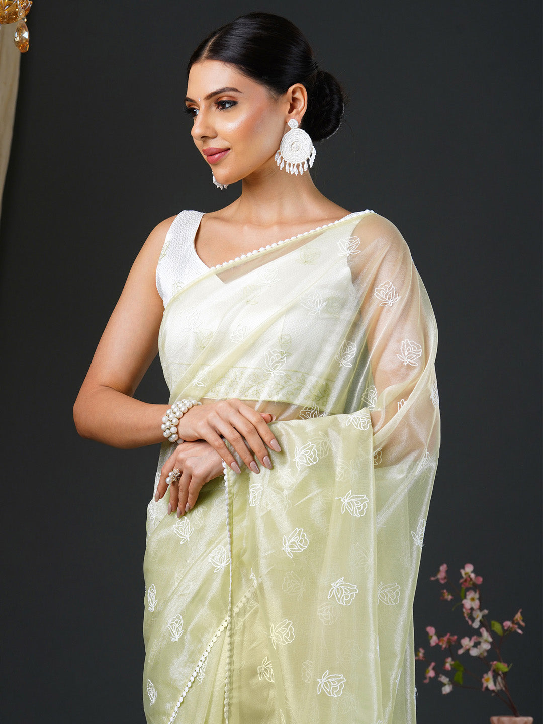 Women's Organza White Embroidered Designer Saree With Blouse Piece