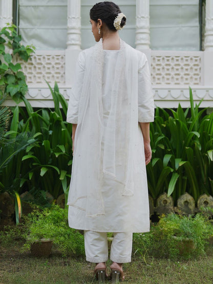 Dhiyona IE Floral Embroidered Thread Work Kurta with Trousers & Dupatta