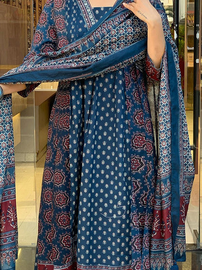 Dhiyona KL Women Printed Anarkali Kurta with Palazzos & With Dupatta