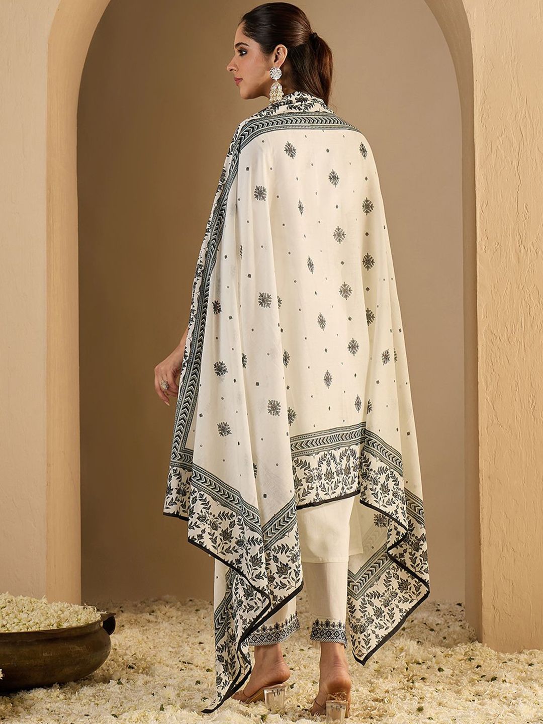 Dhiyona IE Women's Women Ethnic Motifs Pure Cotton Kurta with Trousers & With Dupatta Kurta Sets