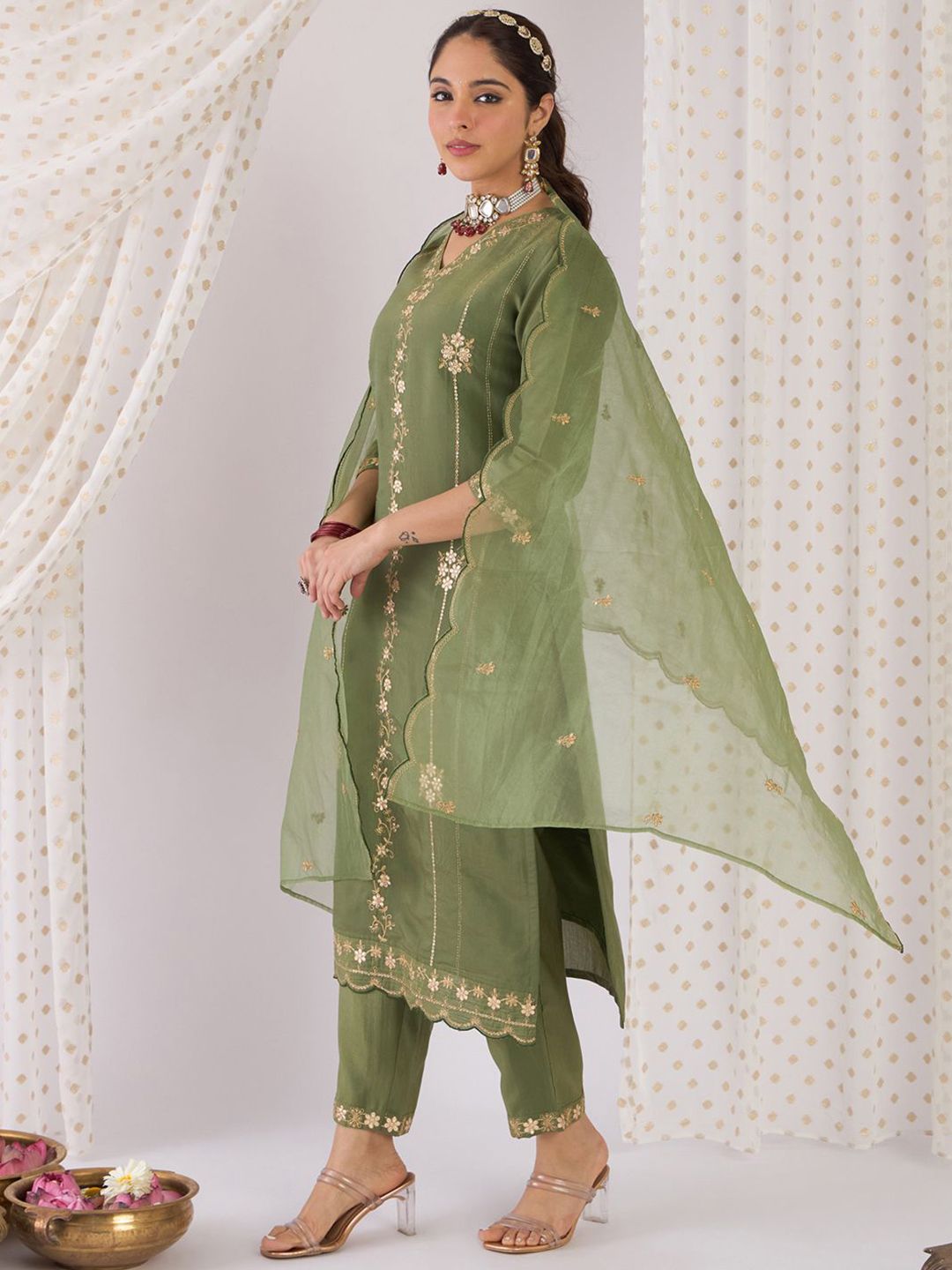 Dhiyona IE Floral Embroidered Zari Straight Kurta with Trousers & With Dupatta