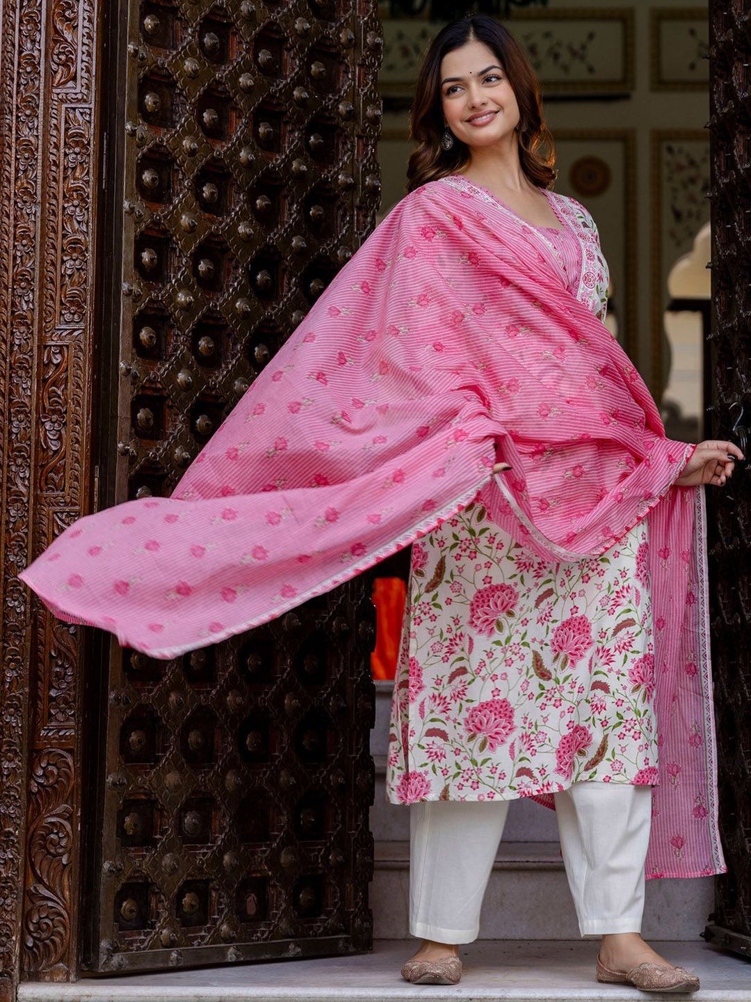 Floral Printed Square Neck Pure Cotton Straight Kurta With Trousers & Dupatta