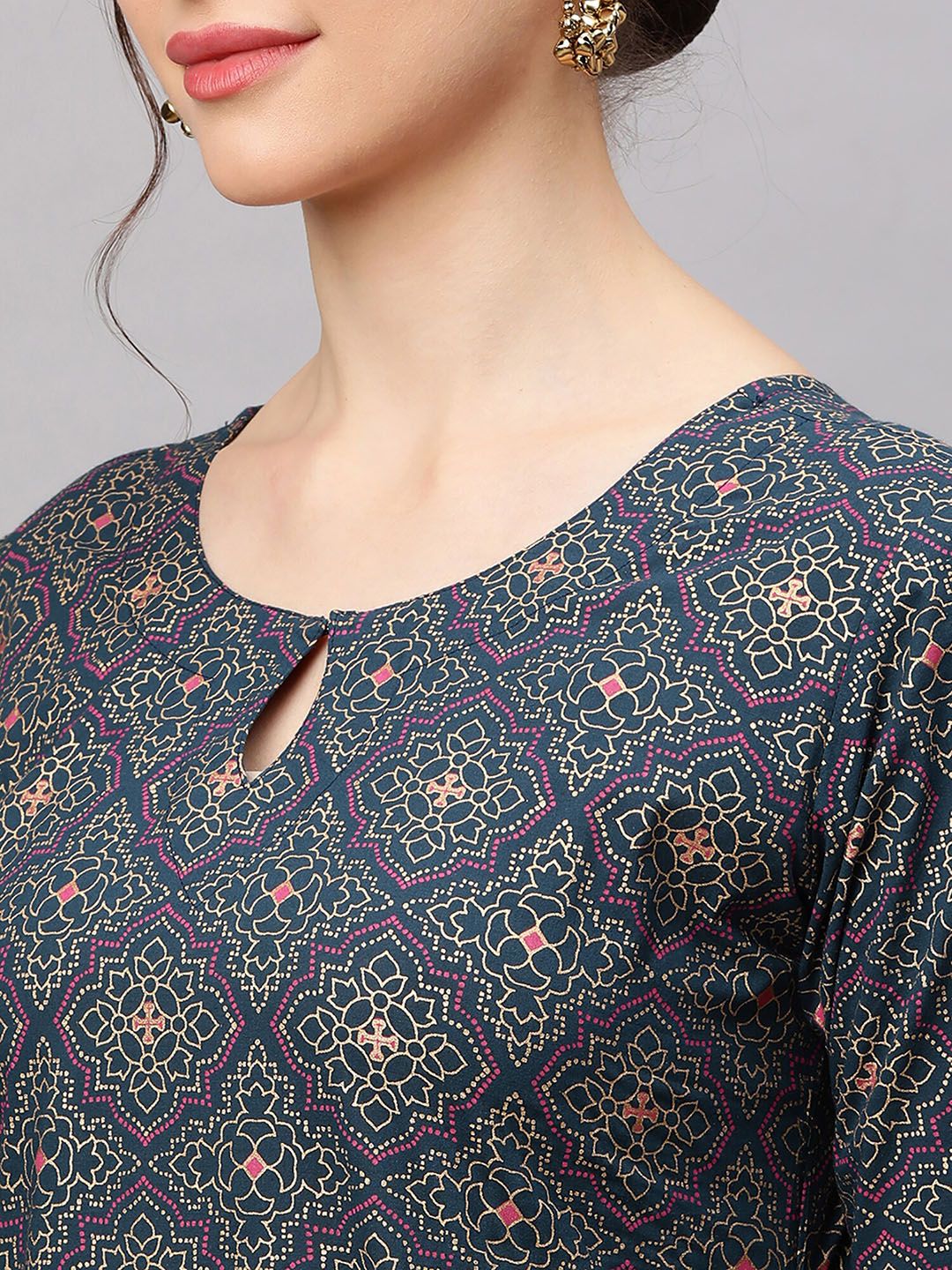 Women Navy Blue Printed Regular Straight Keyhole Neck Pure Cotton Kurta Set