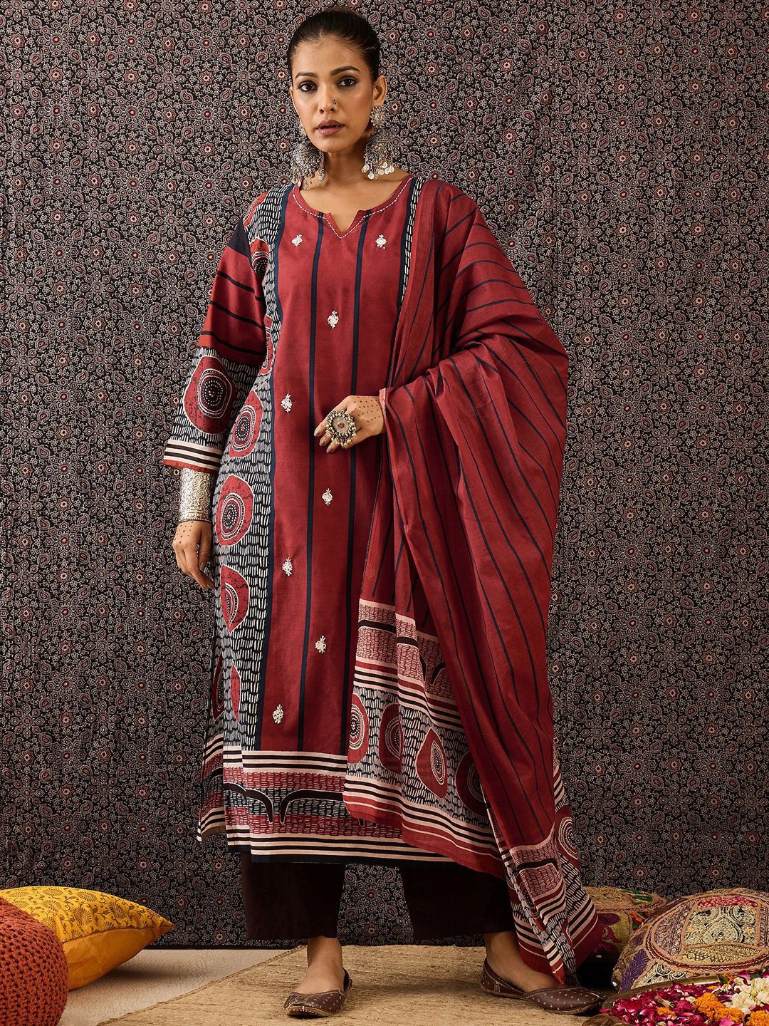 Dhiyona IE Women Printed Regular Thread Work Pure Cotton Kurta with Trousers & With Dupatta