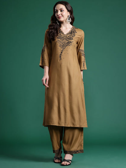 Dhiyona IE Embroidered Kurta with Trousers
