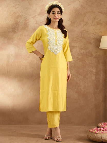 Dhiyona IE Women Ethnic Motifs Embroidered Regular Thread Work Kurta with Trousers